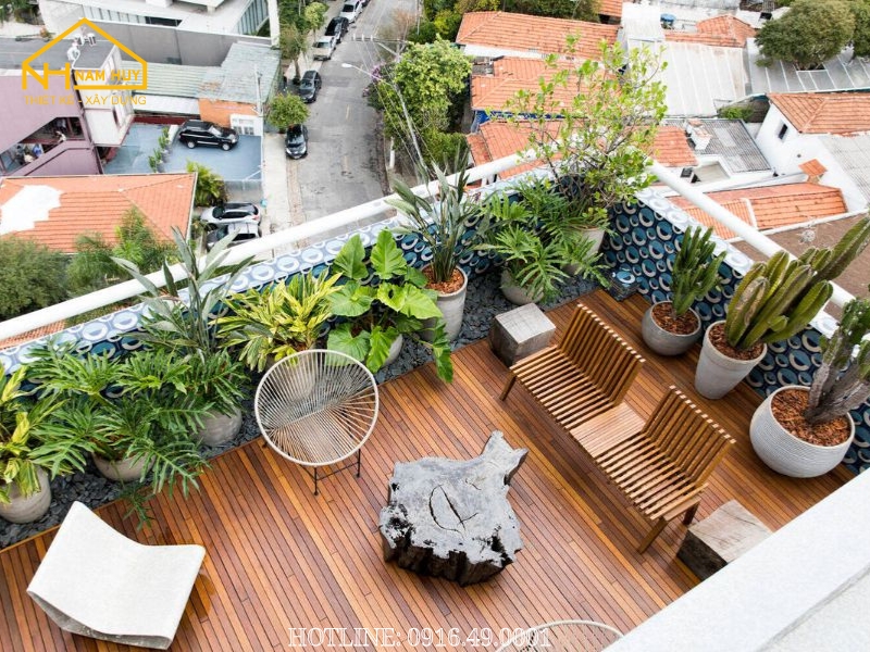 Thiết kế sân thượng đẹp mắt sẽ làm tăng vẻ đẹp của ngôi nhà, nơi lý tưởng để thư giãn, có thể trồng rau hay làm tiệc ăn uống ngoài trời,...