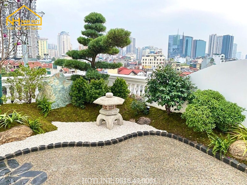 Mẫu thiết kế sân thượng phong cách Nhật Bản - kiểu dáng này mang lại một khoảng trời yên bình lý tưởng cho thiền, trà đạo hoặc thư giãn sau ngày dài.