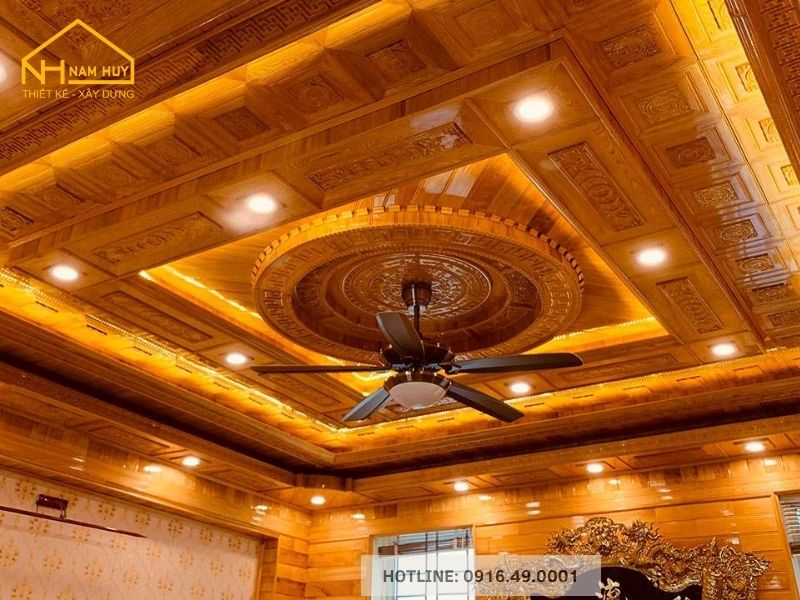 Trần gỗ tạo nên vẻ đẹp mộc mạc, gần gũi mà còn thể hiện sự sang trọng và bền vững theo thời gian.