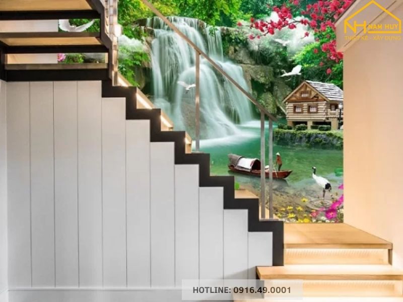 Cầu thang và hành lang ấn tượng với tranh đá ốp tường phong cảnh, tạo điểm nhấn và chiều sâu cho ngôi nhà