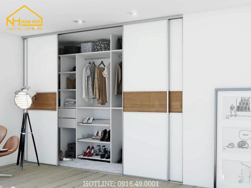 Tủ quần áo âm tường liền kề tường tạo cảm giác rộng rãi cho không gian sống