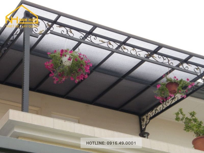 Mái che sân thượng vật liệu này giúp bảo vệ không gian khỏi mưa nắng
